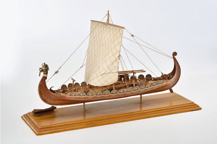 hip model wooden kit Viking Amati Model (www.victoryshipmodels.com)